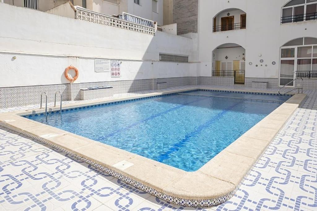 La Casa De Veronica - Serene Apartment With Shared Pool, Steps From The Beach Торевьиа Экстерьер фото