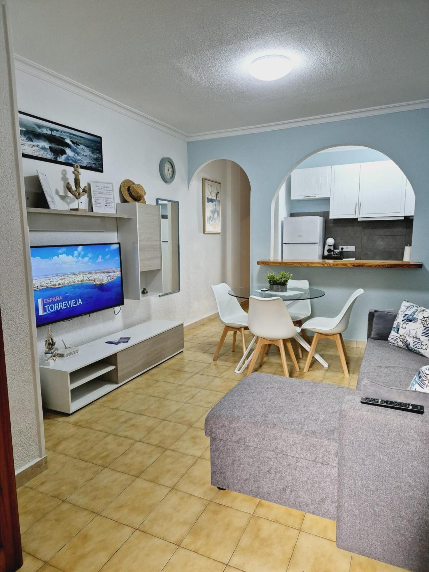 La Casa De Veronica - Serene Apartment With Shared Pool, Steps From The Beach Торевьиа Экстерьер фото