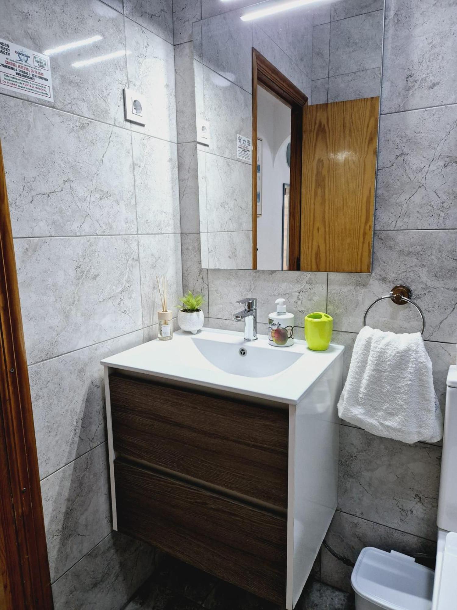 La Casa De Veronica - Serene Apartment With Shared Pool, Steps From The Beach Торевьиа Экстерьер фото